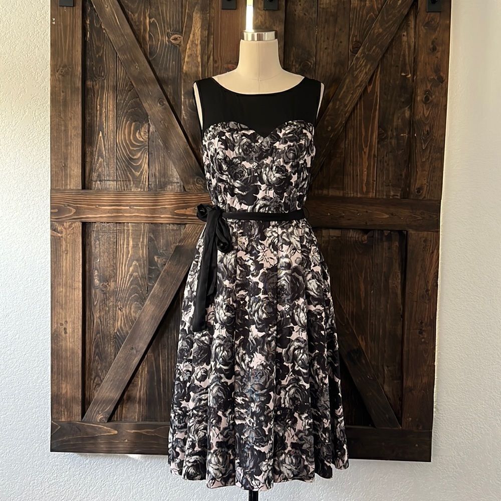 H&M floral sleeveless dress with pockets Sz-8